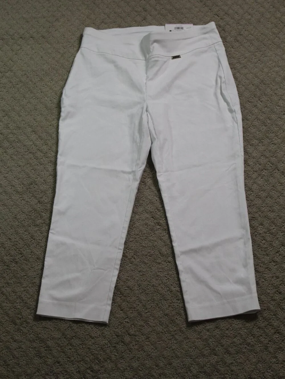NWT INC Size 6 Bright White Skinny Capri Pull On Pants